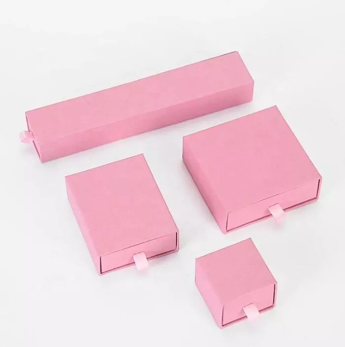 A cor completa do bracelete da colar imprimiu o material de veludo do cartão das caixas
